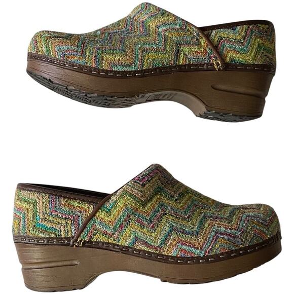 Sanita Clogs Womens Colorful Zig Leather Slip-Ons Size EU 35 US4 Nurse Shoes - Picture 2 of 11